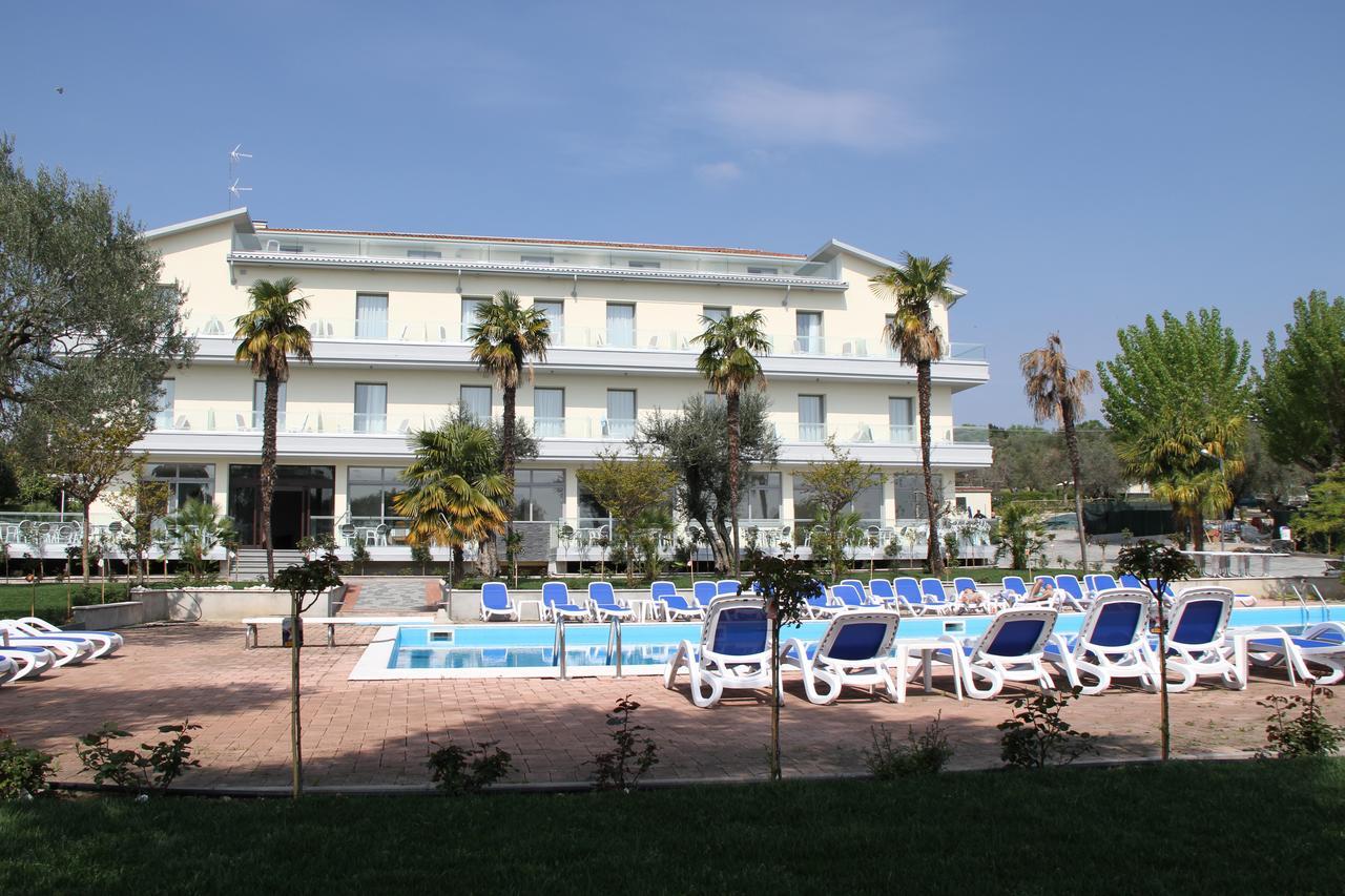 天堂别墅套房酒店 Moniga del Garda 外观 照片